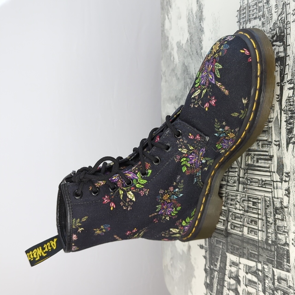 RARE Dr. Martens Castel 8-Eye Boots Black Belladonna Floral Canvas l Size 9 - Picture 6 of 11